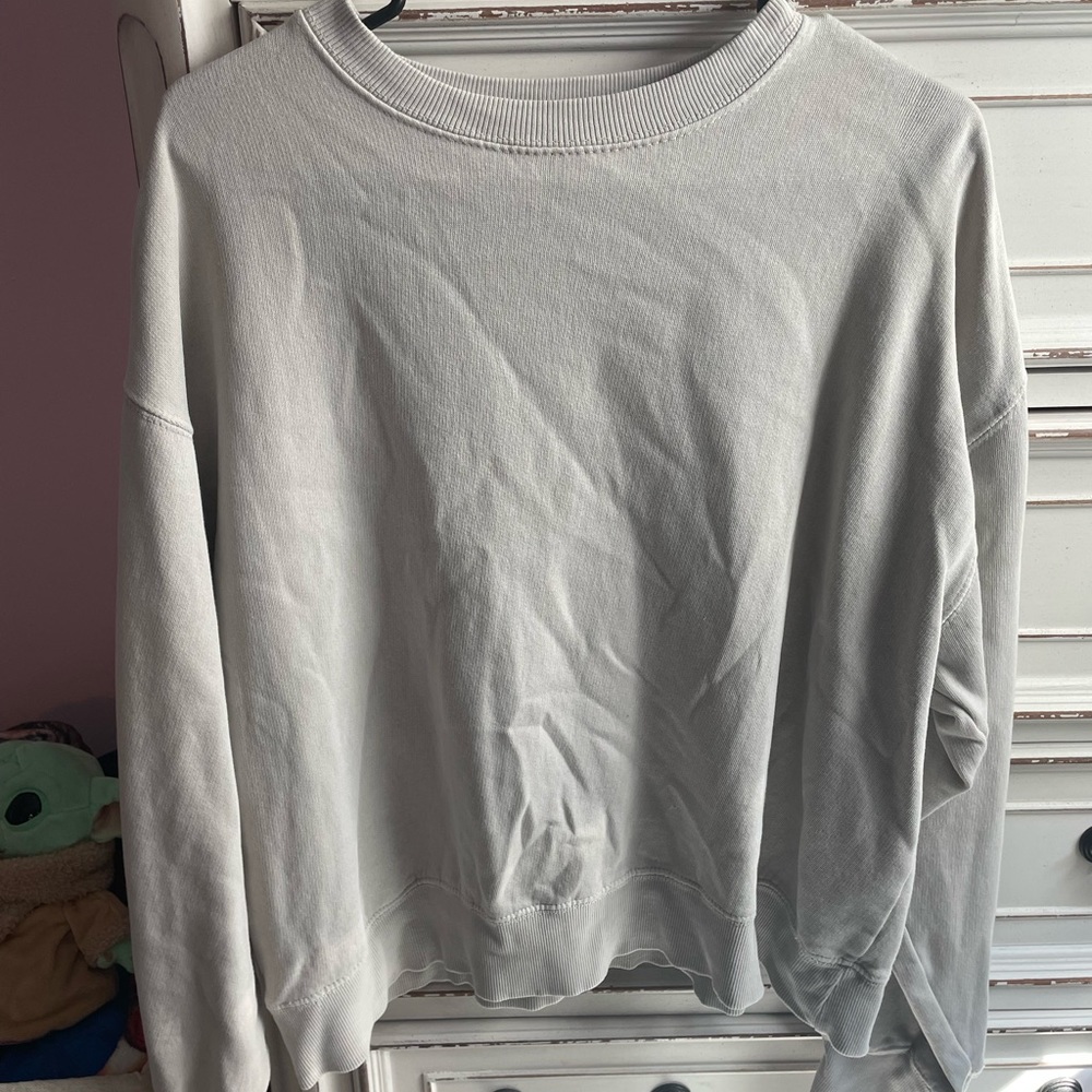 Gray Pullover Sweatshirt